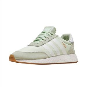 ADIDAS INIKI RUNNER SIZE 8.5 WORN ONCE LIGHT GREEN